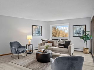 2485 Canabury Dr APT 212, Little Canada, MN 55117