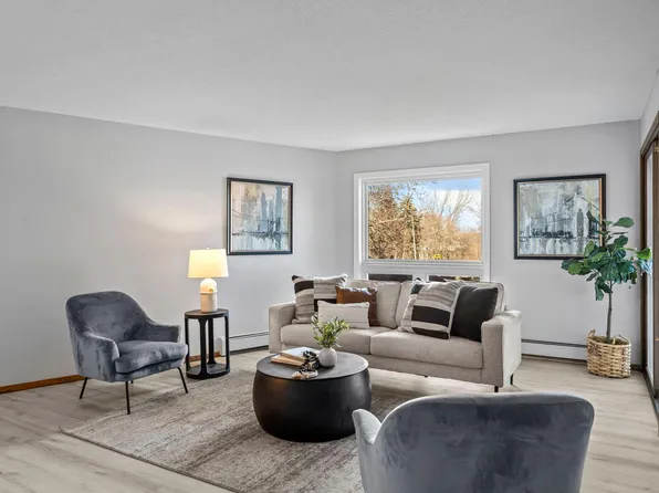 2485 Canabury Dr APT 212, Little Canada, MN 55117