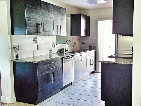 2nd image of 1405 Pineda St