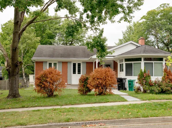 25 Thornridge Cres, Kitchener, ON N2M 4V9