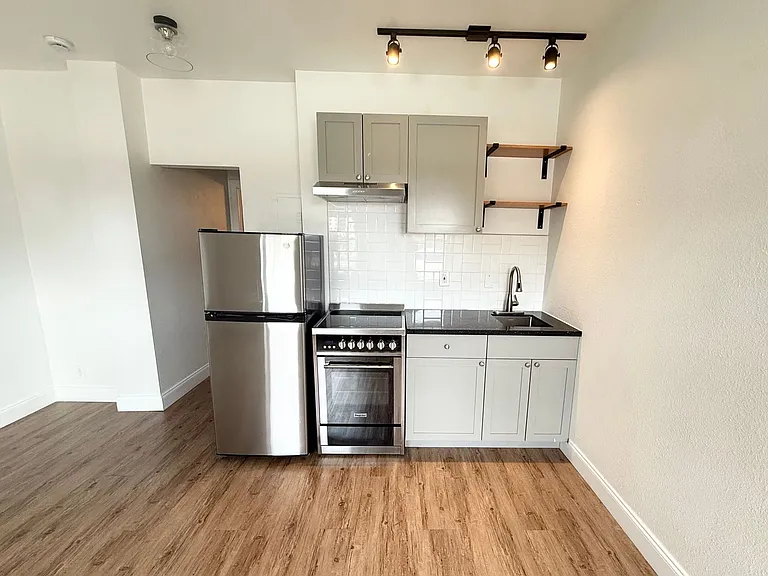 Mayn Suites — Photo 6