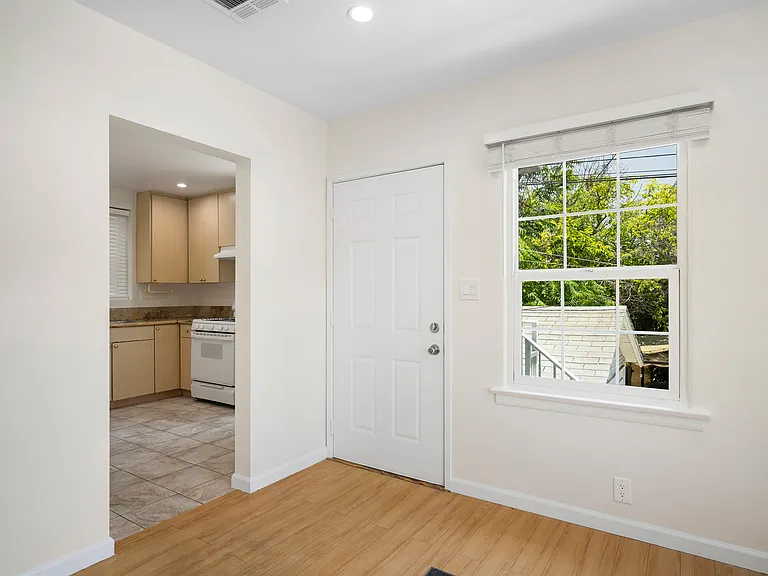 720 W California Ave #B — Photo 3