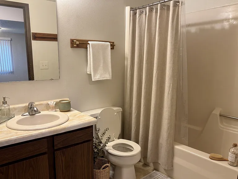 1140 Flammang Dr — Photo 5