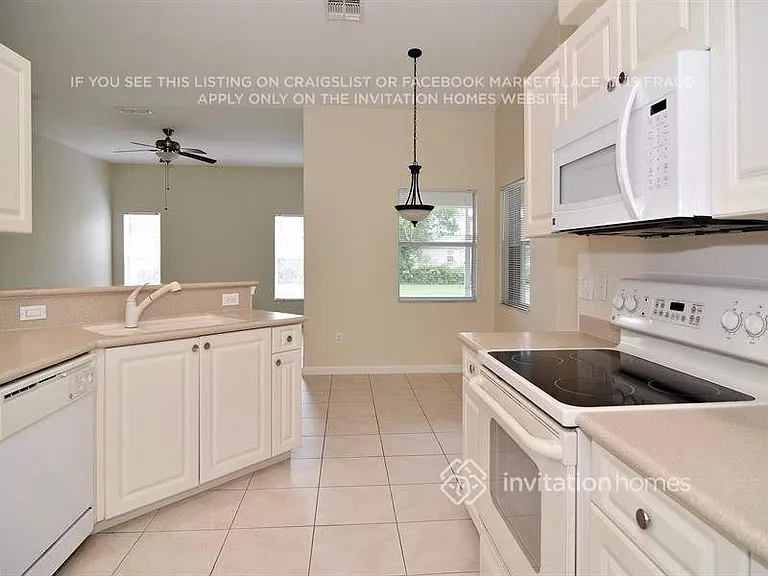 668 SE Damask Ave — Photo 5