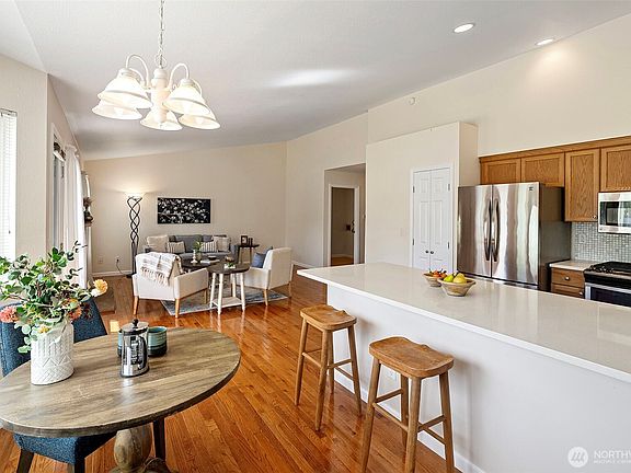 4th image of 902 NW Leisure Lane