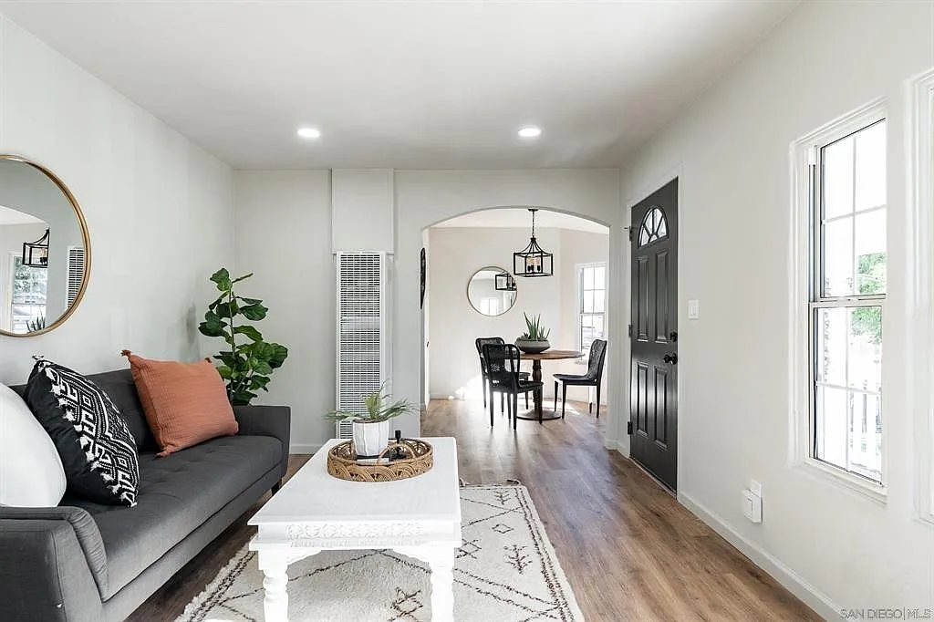 2 bed, 798 sqft, $3,500 — Photo 2