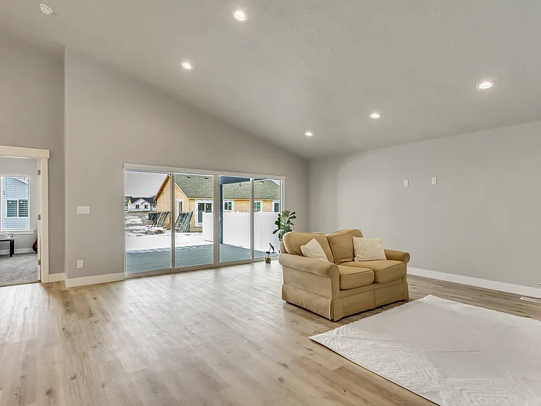 2299 E Woodbury Ln — Photo 18