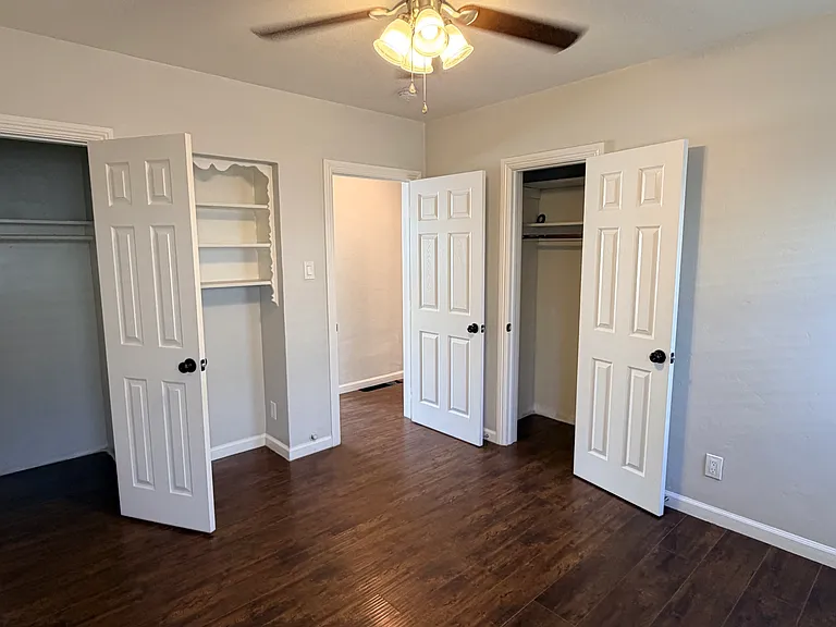 Middle Room 2 Closets