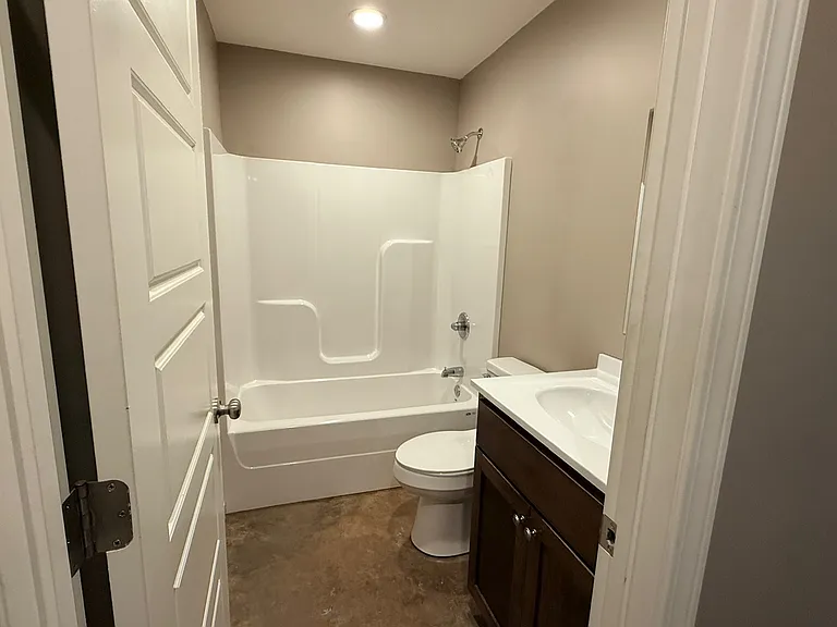 907 Thomas St #B — Photo 9