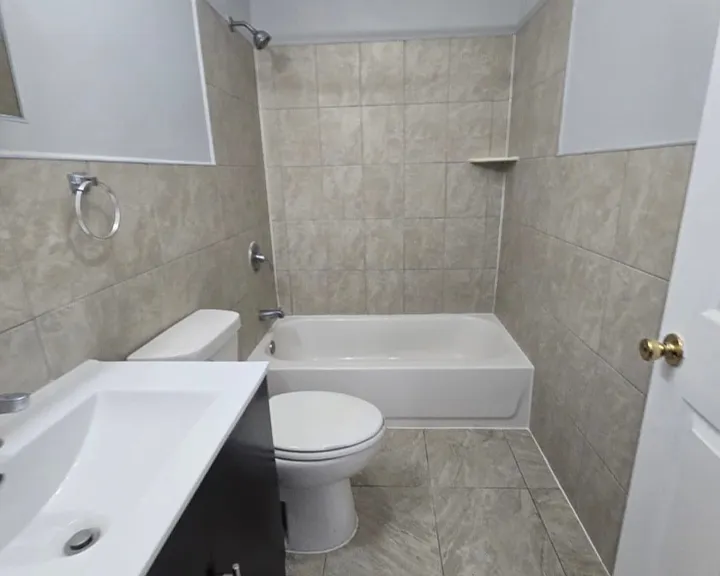406 Park Ave #4L — Photo 3