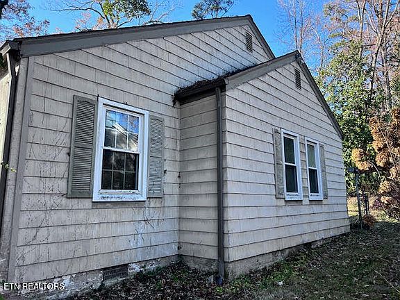 3rd image of 4419 Dogwood Ln