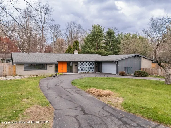 317 S Circle Dr, Williamston, MI 48895