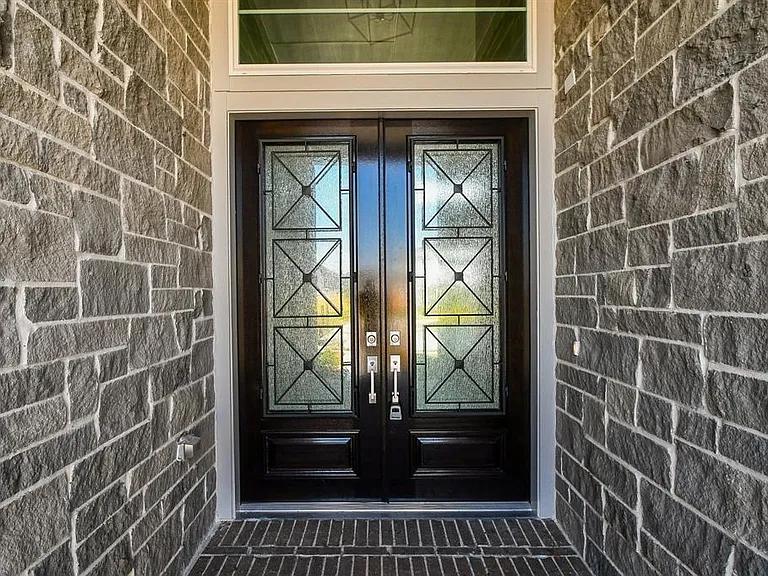 10334 Fountain Shore Dr — Photo 4