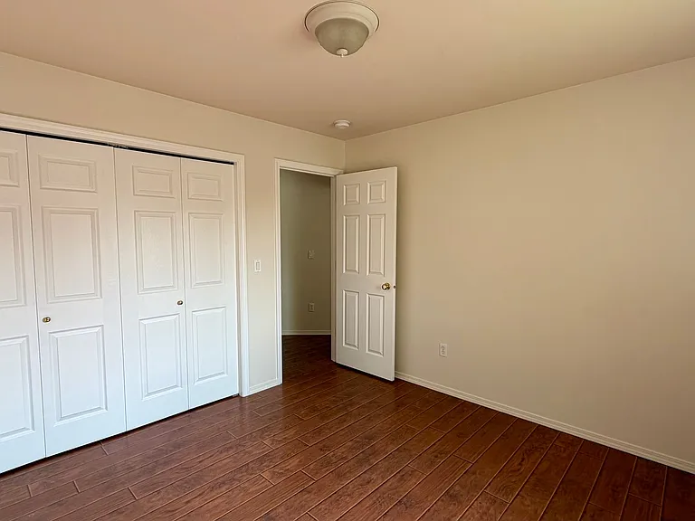 2421 S Arthur Ct — Photo 14