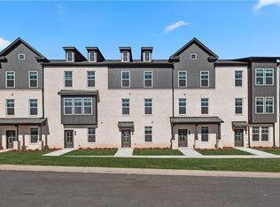 206 Daybreak Ln, Newnan, GA 30265