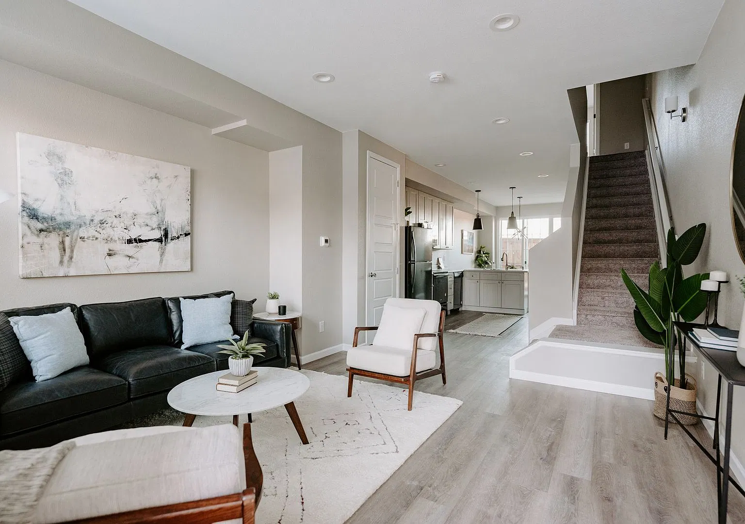 Stunning Townhome near Edgewater — Photo 3