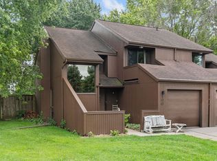 100 Crab Apple Ct, Appleton, WI 54914