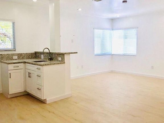 3rd image of 345 Collins Ave