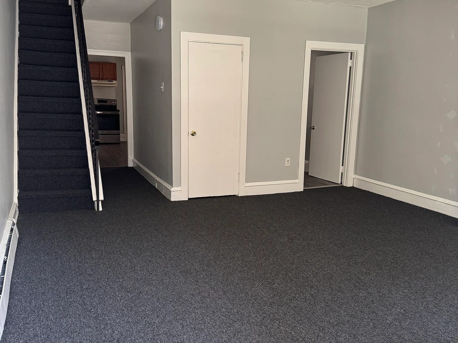 3 bed, 1452 sqft, $2,050 — Photo 4