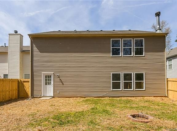 3rd image of 1311 Waterlily Ln