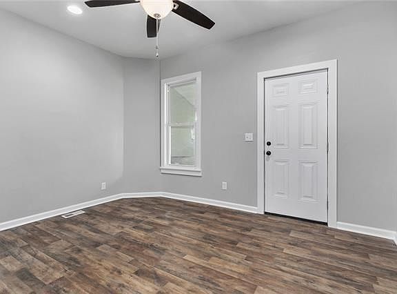 4th image of 1716 Walker Ave