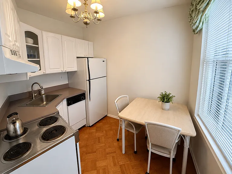 103 Pinckney St #2 — Photo 4