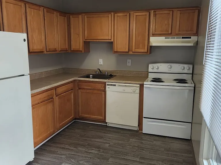 Courts at Walker Mill Apartments — Photo 96