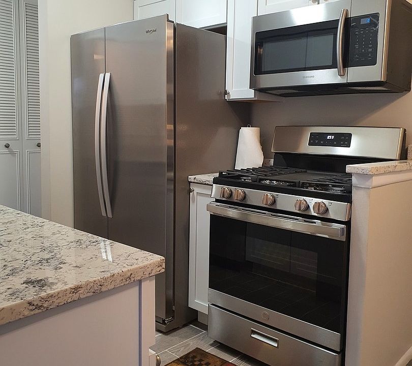 Moon Lake Village Four Story Condominiums Hoffman Estates, IL Zillow