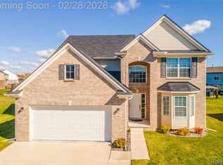 6811 Chandler Dr, Belleville, MI 48111