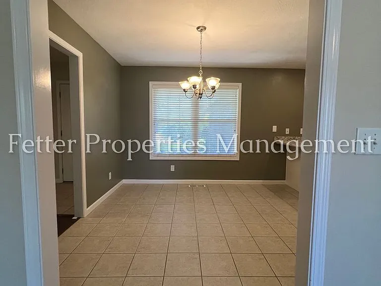 4595 Miranda Dr — Photo 5