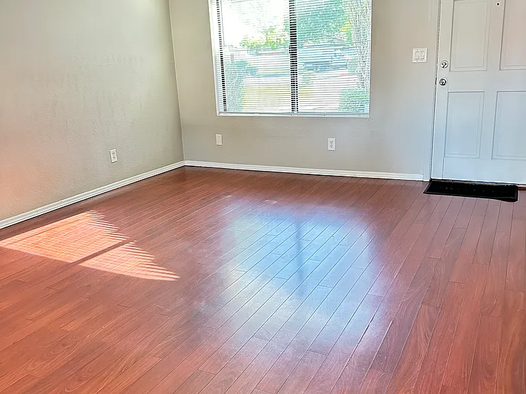 2838 E Beck Ln #3 — Photo 4