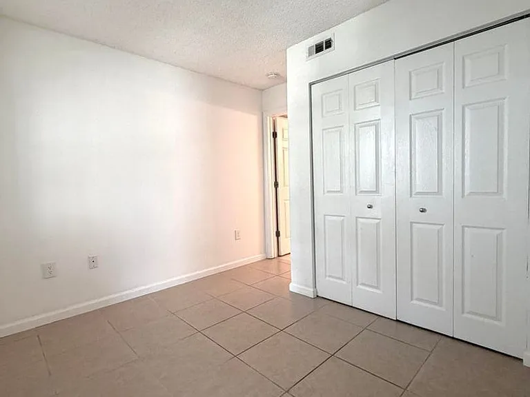 100 Fairway Park Blvd #1411 — Photo 9