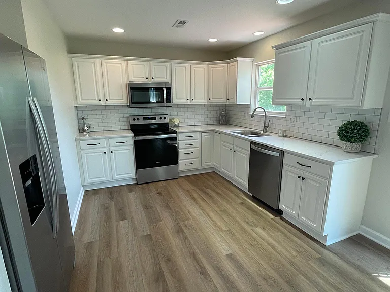 56 Iris Dr — Photo 6