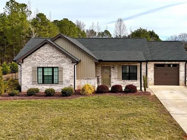 216 Parks Meadows Dr, Trinity, NC 27370