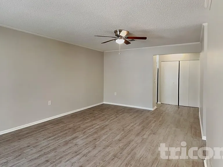 5815 Brambletree St — Photo 3