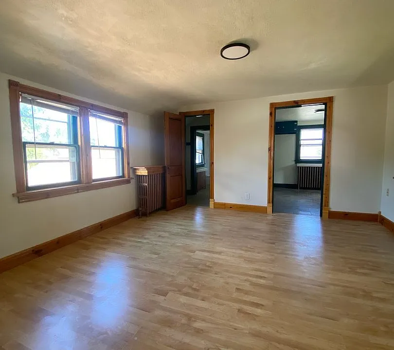1717 Iowa St