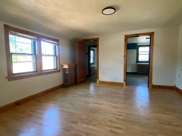 1717 Iowa St, 1717 Iowa St #A, Oshkosh, WI 54902