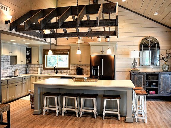 Image 4: Contemporary kitchen update w/ island sits 6