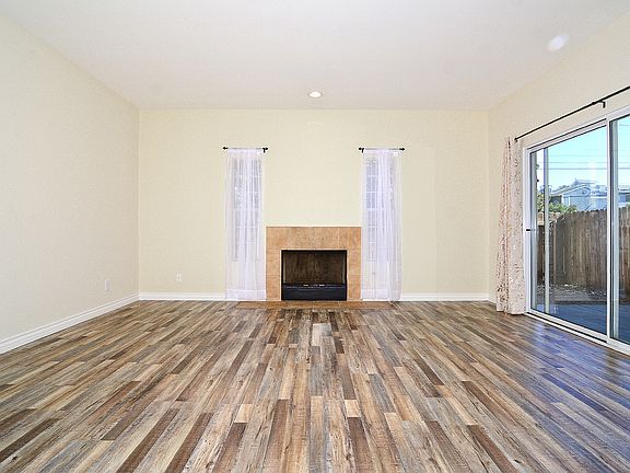 4th image of 7105 Glade Ave Unit 2