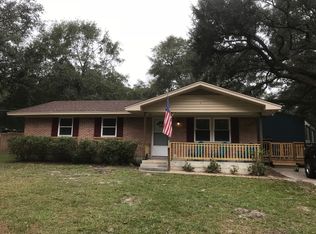 9 Country Manor Rd, Beaufort, SC 29906