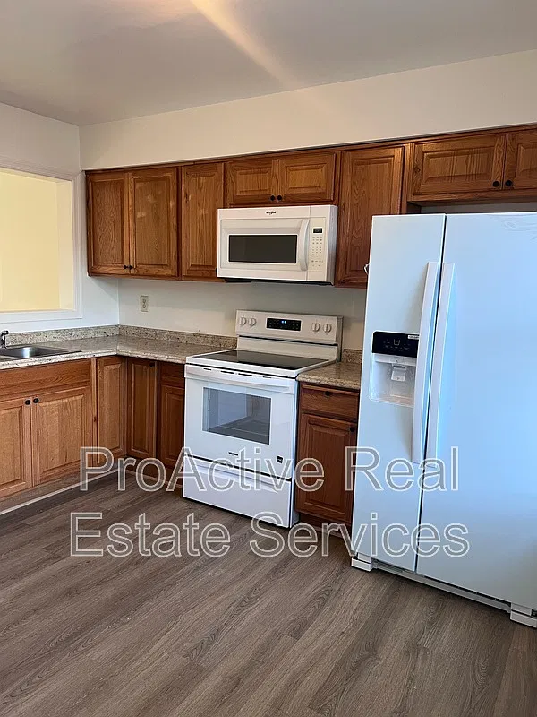 2 bed, 2.5 bath, $1,900 — Photo 2