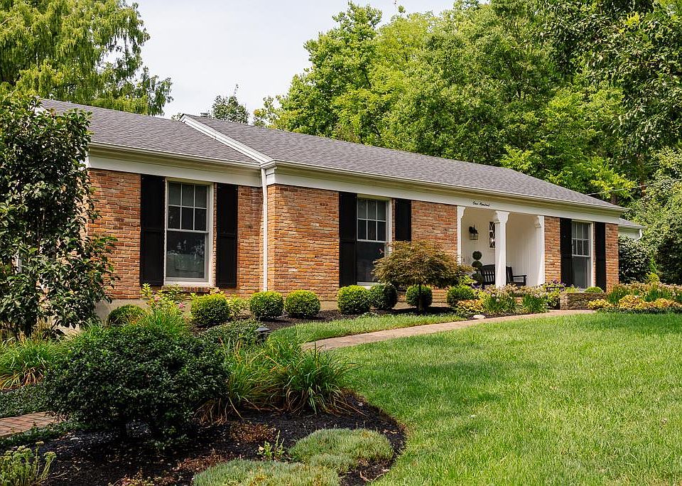 1st image of 100 Fieldstone Dr