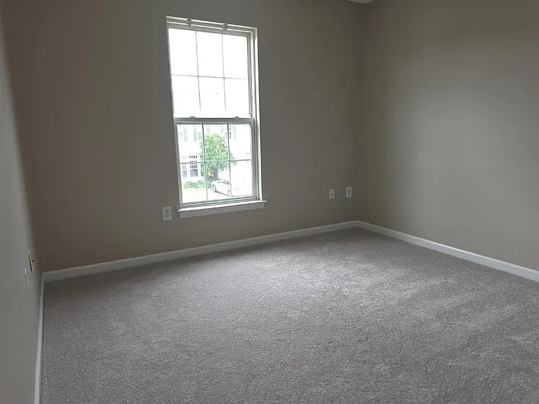 218 Eisenhower Ct — Photo 14