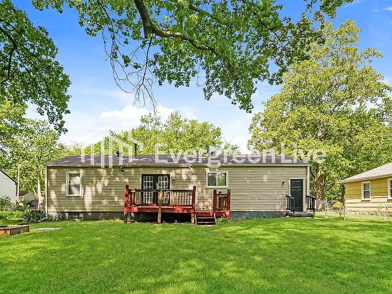 8815 Kentucky Ave — Photo 16