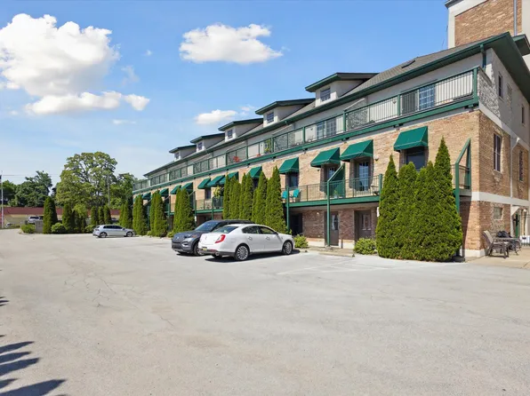 1117 Broad St Unit T6, Saint Joseph, MI 49085