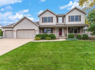 34 Conway Cir, Bloomington, IL