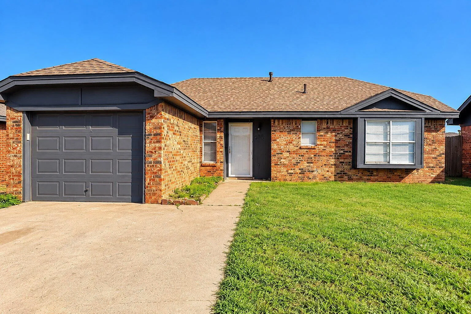 3 bed, 2.0 bath, 1270 sqft, $1,250 — Photo 1