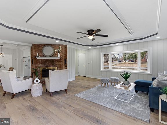 3rd image of 4021 Villa Nova Rd