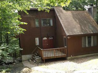 684 Hampstead Rd, Bushkill, PA 18324