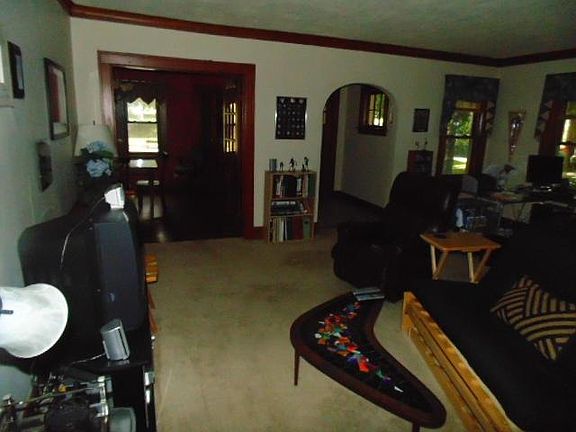 5th image of 1060 Hickory St #A